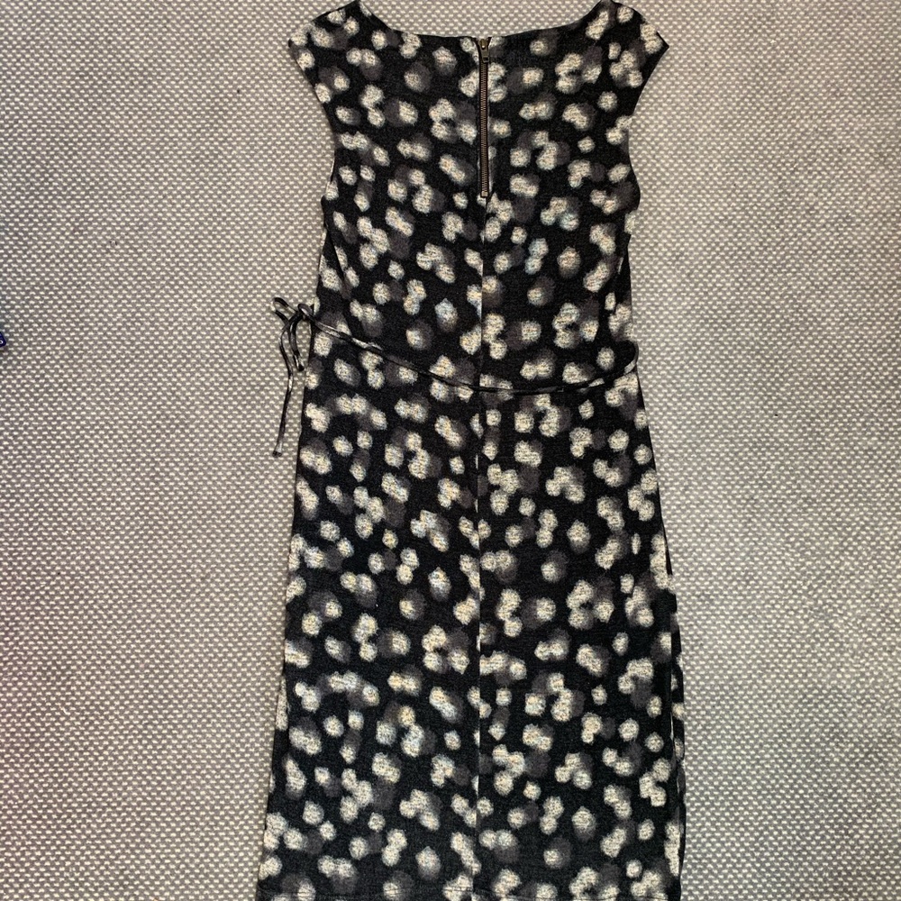 A Pea in the Pod Maternity Dress - Picture 2 of 5